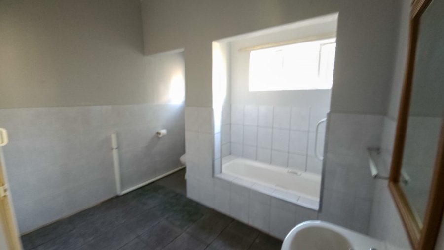 To Let 1 Bedroom Property for Rent in Meerhof North West